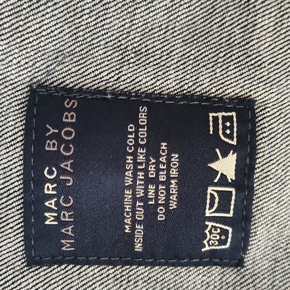 Marc by Marc Jacobs low rise denim shorts. - Picture 11 of 15